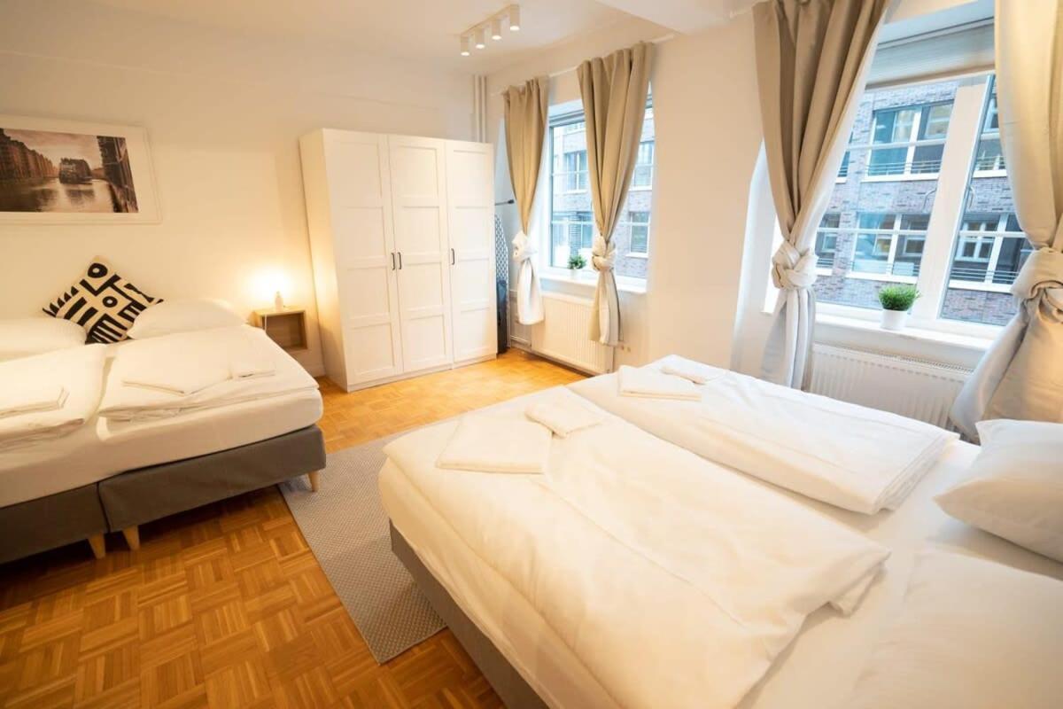 Living In Hamburg City Center Extérieur photo